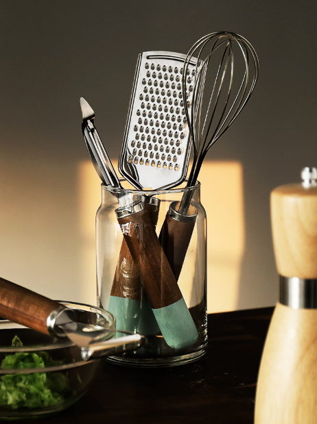 Multi-function stainless steel peeler, fruit and vegetable planer, egg beater, wiper, kitchenware set